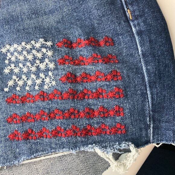 New With Tags Old Navy Sz 20 High-Rise O.G.Denim Shorts Frayed Flag Embroidery - Picture 4 of 12